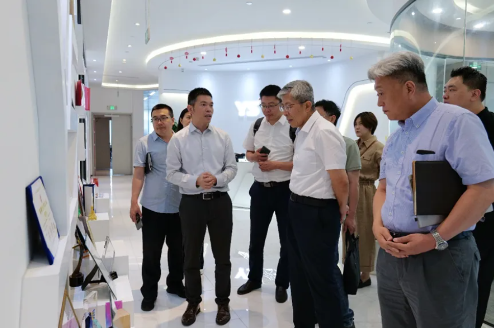 天津经开区党委常委、管委会副主任马建军一行莅临云顶集团3118集团走访调研