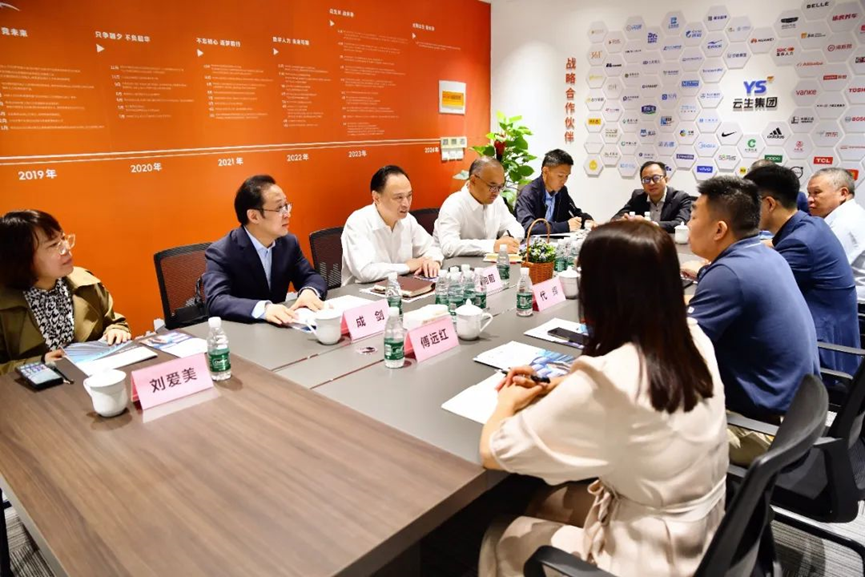 南京市秦淮区委副书记、区政府代区长凌向前一行莅临云顶集团3118集团南京公司调研指导